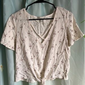 MUDD Women’s Aztec Floral Cream Lightweight Crop Top